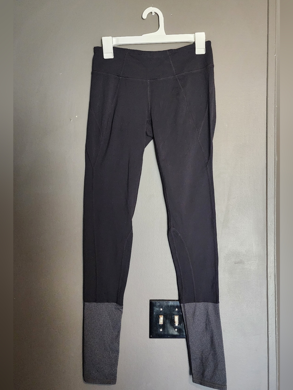 Athleta Plie Tight Black And Grey Leggings Size Med Workout Athletic Gym Yoga